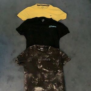 Lot of 3 Hollister t shirts. Lightly worn.